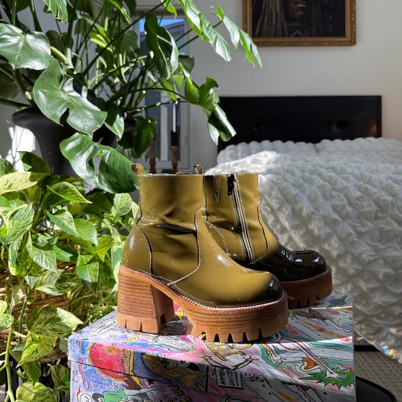 Jeffrey Campbell Quavo Platform Boots - Size 7, British Khaki - Picture 2 of 16